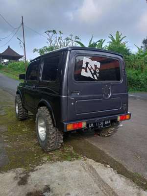 Suzuki Jimny 1987 Bensin , tersedia melalui melalui situs Olx