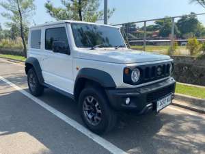 Jual bekas Suzuki Jimny JB74 2021 AT 4x4 Full OrisinilLow Km CBU,lokasi di Jakarta Timur