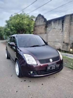 Suzuki Swift 2008 , tersedia melalui melalui situs Olx