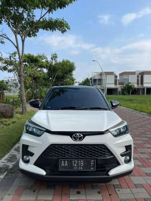 Toyota Raize 1.0 G Two tone colour , tersedia melalui melalui situs Olx