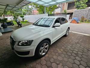 Audi Q5 AWD 2012 putih D , tersedia melalui melalui situs Olx
