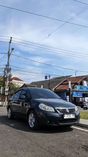 Jual bekas Baleno 2008 hitam mulus orisinil,lokasi di Bandung Kota