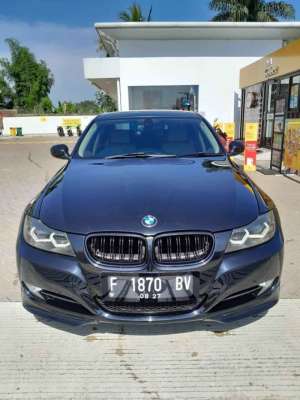 Jual bekas BMW E90 320i Matic 2010,lokasi di DKI Jakarta