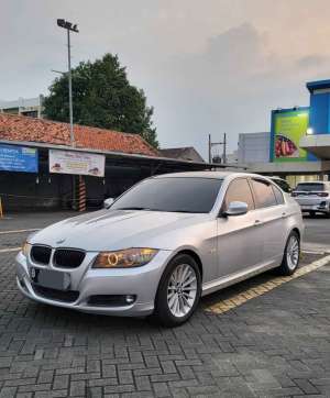 Jual bekas BMW E90 320i Matic 2010,lokasi di Banten
