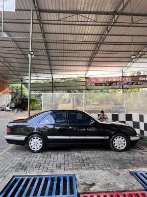 Jual bekas DIJUAL CEPAT E320 V ENGINE RARE TERMURAH,lokasi di Jakarta Selatan