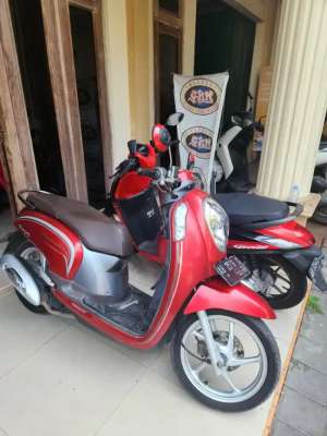 Jual bekas Dp250rb Scoopy 2017 merah f1 Gbm,lokasi di Sleman Kab.