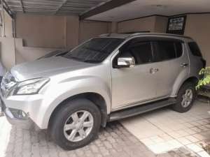 Isuzu mux 2015 simpanan , tersedia melalui melalui situs Olx