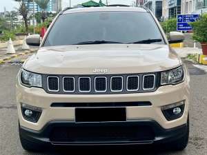 Jual bekas Jeep Compass Longitude Turbo 2019 pk 2021 Antik Low KM Murah Bekas,lokasi di Jakarta Pusat