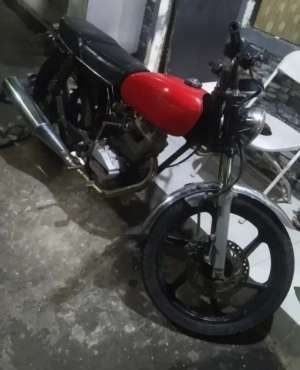 Jual bekas jual motor cb 100 basic GL 100,lokasi di Jakarta Selatan