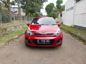 Jual bekas Kia Rio SE matic 2013 merah,lokasi di Bandung Kota