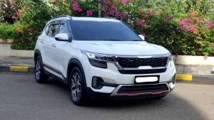 Jual bekas Kia Seltos GT Line 2022 putih sunroof km29rb pajak panjang cash kredit proses bisa dibantu,lokasi di DKI Jakarta