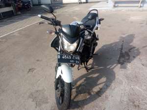 Motor Honda CB 150 R 2014 Biru Putih , tersedia melalui melalui situs Jualmotorbekas