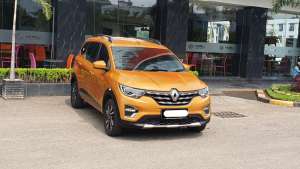Jual bekas Renault Triber RXZ AT 2020 kuning dp 5 jt saja cash kredit proses bisa dibantu,lokasi di DKI Jakarta