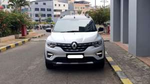Jual bekas Renault Triber RXZ AT 2022 silver km antik 3 ribuan dp35jt cash kredit proses bisa dibantu,lokasi di DKI Jakarta