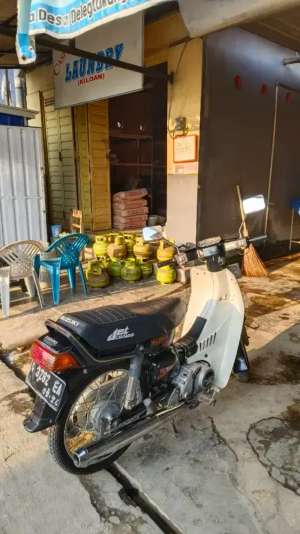 Suzuki RC100 1990 , tersedia melalui melalui situs Olx
