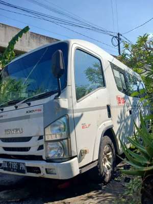 Jual bekas ISUZU ELF GIGA NLR 55 MINIBUS SHORT PENDEK,lokasi di 