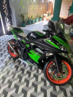 Jual Ninja 250 Fi Se lokasi di Jatiasih, tersedia melalui melalui situs Olx