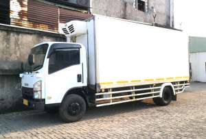 Jual bekas MURAHbanBARU CDD LONG NMR isuzu elf box freezer 2022 bok frozen reefer,lokasi di DKI Jakarta