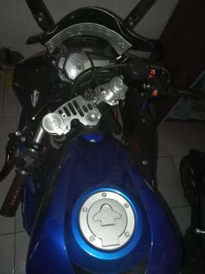 Yamaha r25 tahun 2016 , tersedia melalui melalui situs Jualmotorbekas