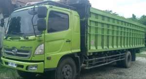 HINO,FG235JK,2010,pribadi , tersedia melalui melalui situs Olx
