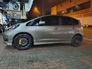 Jual bekas honda jazz rs 2013,lokasi di 