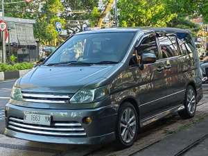 Jual bekas TDP 30 jt Nissan Serena 2.0 CT Automatic 2010 Abu-Abu Kredit Murah,lokasi di 