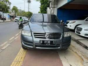 Jual bekas VW touareg 2005 AT bensin,lokasi di 