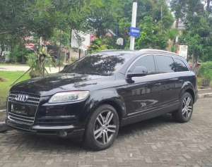 Audi Q7 2007 Bensin , tersedia melalui melalui situs Olx