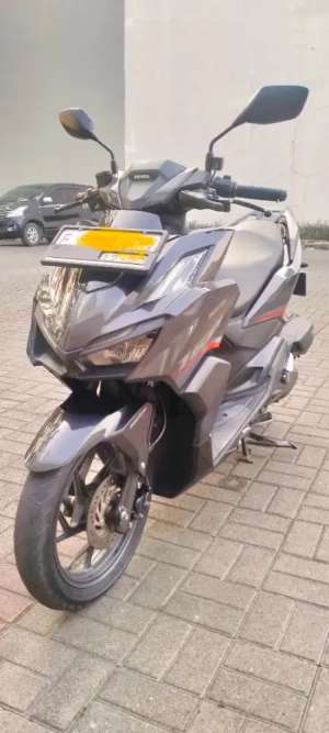 DiJual Honda Vario 160 CBS 2022 akhir lokasi di Jati Sampurna, tersedia melalui melalui situs Olx