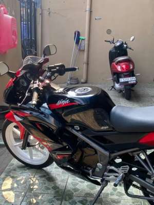 Dijual Kawaski Ninja RR tahun 2014 lokasi di Grogol Petamburan, tersedia melalui melalui situs Olx