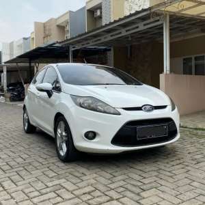Jual bekas Fiesta 2010 Fullset Gres,lokasi di 