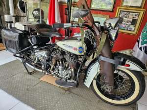 Harley davidson wl 1947 bpkb stnk B lokasi di Kramat Jati, tersedia melalui melalui situs Olx