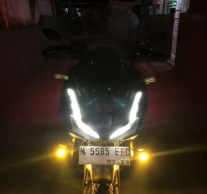 Honda adv 150 cokelat lokasi di Gondanglegi, tersedia melalui melalui situs Olx