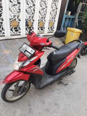 Jual bekas Honda Beat Fi 2014 ss lengkap mesin bagus stater on plat T Karawang,lokasi di Bekasi Utara