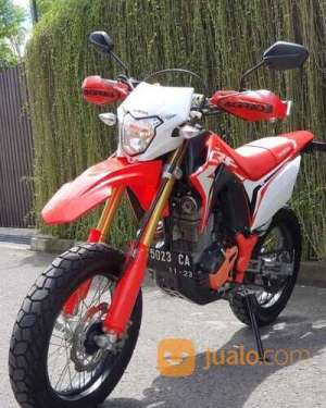 Honda crf siap pakai , tersedia melalui melalui situs Jualo