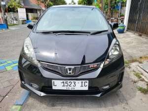 Jual bekas HONDA NEW JAZZ RS MATIC 2013 LOW KM SURABAYA,lokasi di 