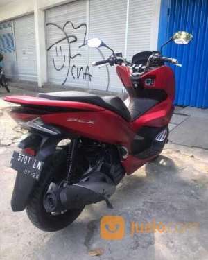 Honda pcx siap pakai , tersedia melalui melalui situs Jualo