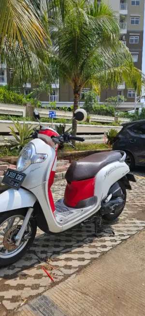 Honda Scoopy stylish putih 2020 lokasi di Cengkareng, tersedia melalui melalui situs Olx