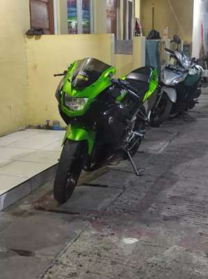 Jual cepat ninja rr 2014 rawatan lokasi di Koja, tersedia melalui melalui situs Olx