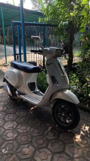 jual vespa s3v 2013 lokasi di Limo, tersedia melalui melalui situs Olx