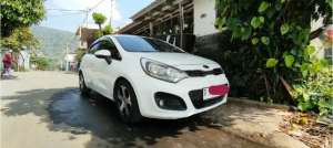 Kia Rio Matic 2013 Putih , tersedia melalui melalui situs Olx