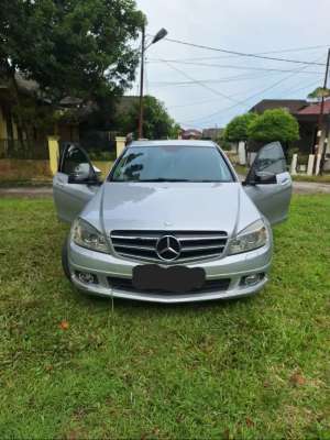 Mercedes Benz c280 avantgarde , tersedia melalui melalui situs Olx