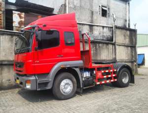 Jual bekas MULUSbanBARU MURAH Mitsubishi Fuso engkel Tractor head 2017 trailer,lokasi di DKI Jakarta