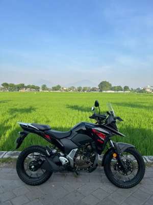 Suzuki Vstrom 2023 km 2600 simpanan plat H semarang lokasi di Kartasura, tersedia melalui melalui situs Olx