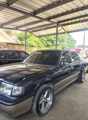 toyota crown royal saloon , tersedia melalui melalui situs Olx