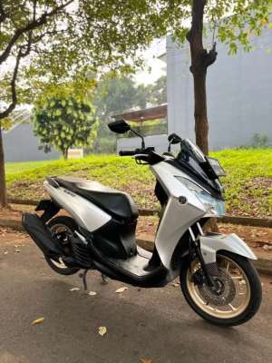 Yamaha Lexi 125 VVA S Version lokasi di Rawalumbu, tersedia melalui melalui situs Olx