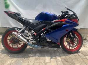 Yamaha R15 V3 2017 lokasi di Jatinegara, tersedia melalui melalui situs Olx