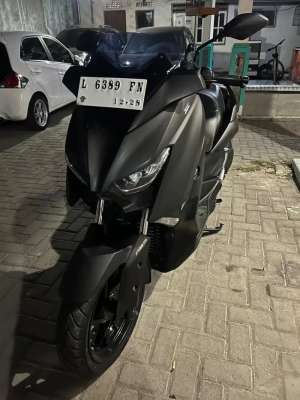 Yamaha xmax 2018 lokasi di Waru, tersedia melalui melalui situs Olx
