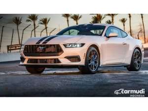 2024 Ford Mustang 2.3 Ecoboost Fastback Oxford White on Black With APPEARANCE PACKAGE. READY STOK. On The Road. Tipe Tertinggi. Harga BEST DEAL NEGO , tersedia melalui melalui situs Carmudi
