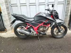 Bismillah,jual motor cb150 R motor mulus sekali,no minus ss komplit lokasi di Kiaracondong, tersedia melalui melalui situs Olx